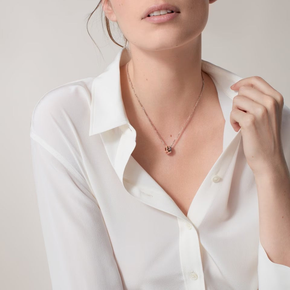 [OAK JURI]LOVE 6 DIAMOND PENDANT NECKLACE