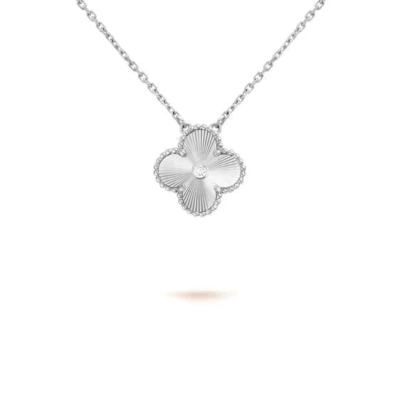 [OAK JURI]CLOVER  15MM DIAMOND LASER NECKLACE SILVER