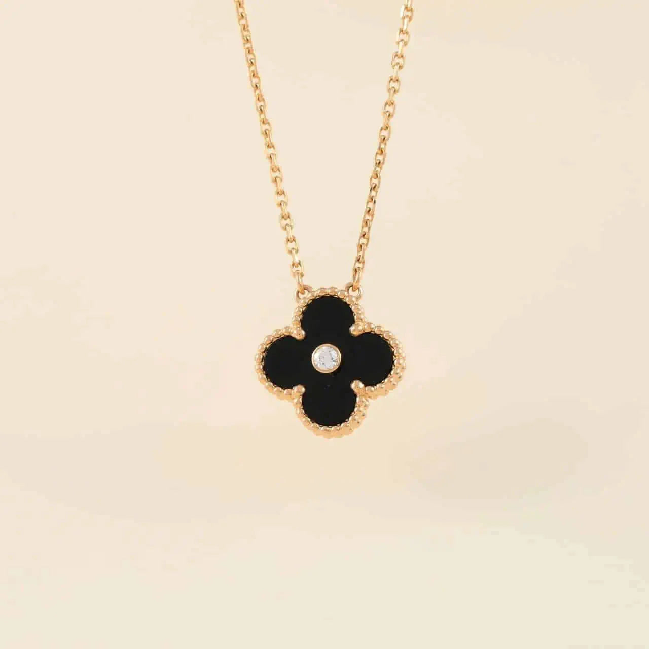 [OAK JURI]CLOVER 15MM DIAMOND ONYX NECKLACE