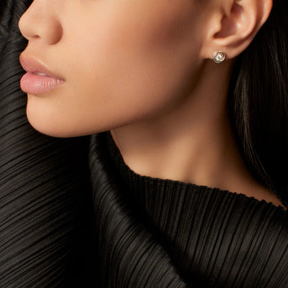 [OAK JURI]TRINITY STUD DIAMOND EARRINGS