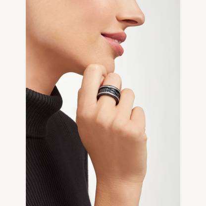 [OAK JURI]ZERO 1 ROCK FOUR-BAND BLACK CERAMIC WITH STUDDED SPIRAL AND PAVED DIAMONDS RING