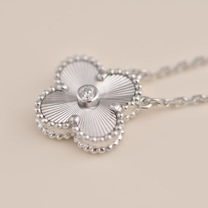 [OAK JURI]CLOVER  15MM DIAMOND LASER NECKLACE SILVER
