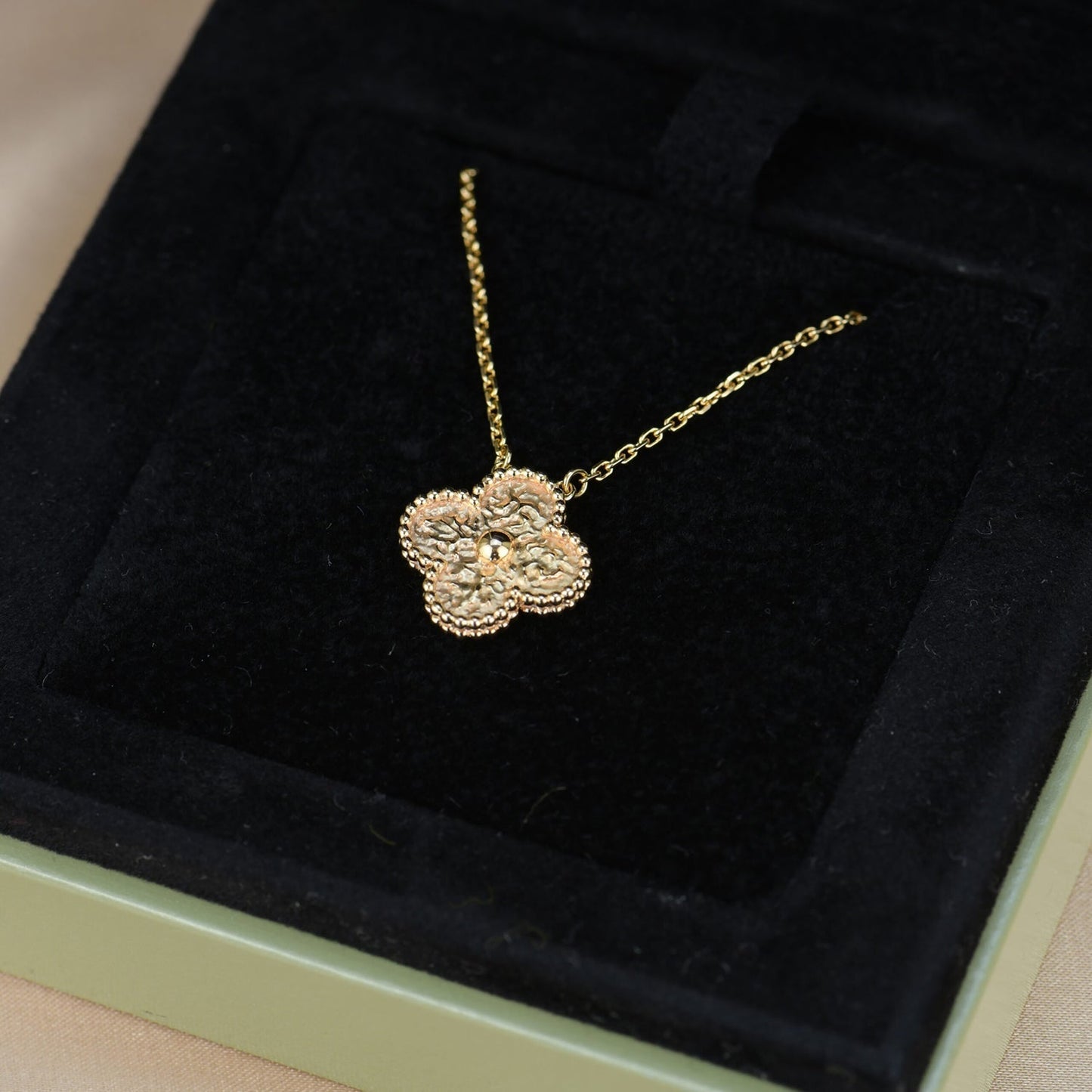 [OAK JURI]CLOVER 15MM  BRONZING NECKLACE