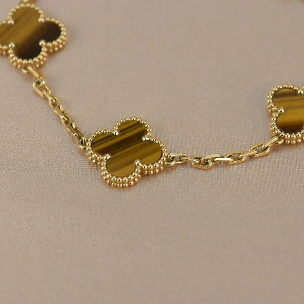[OAK JURI] CLOVER 5 MOTIFS TIGER EYE BRACELET COLLECTION