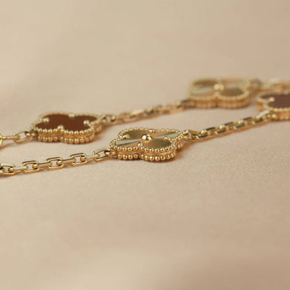 [OAK JURI] CLOVER 5 MOTIF RED CORNELIAN BRACELET COLLECTION