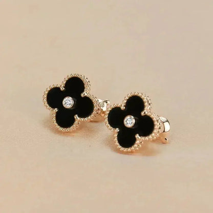 [OAK JURI]CLOVER MEDIUM 1 MOTIFS ONYX DIAMOND EARRINGS