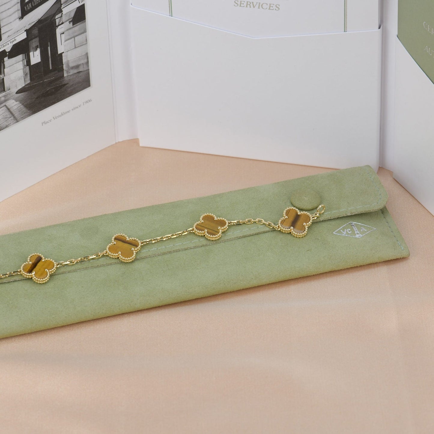 [OAK JURI]CLOVER  5 MOTIFS TIGER EYE BRACELET