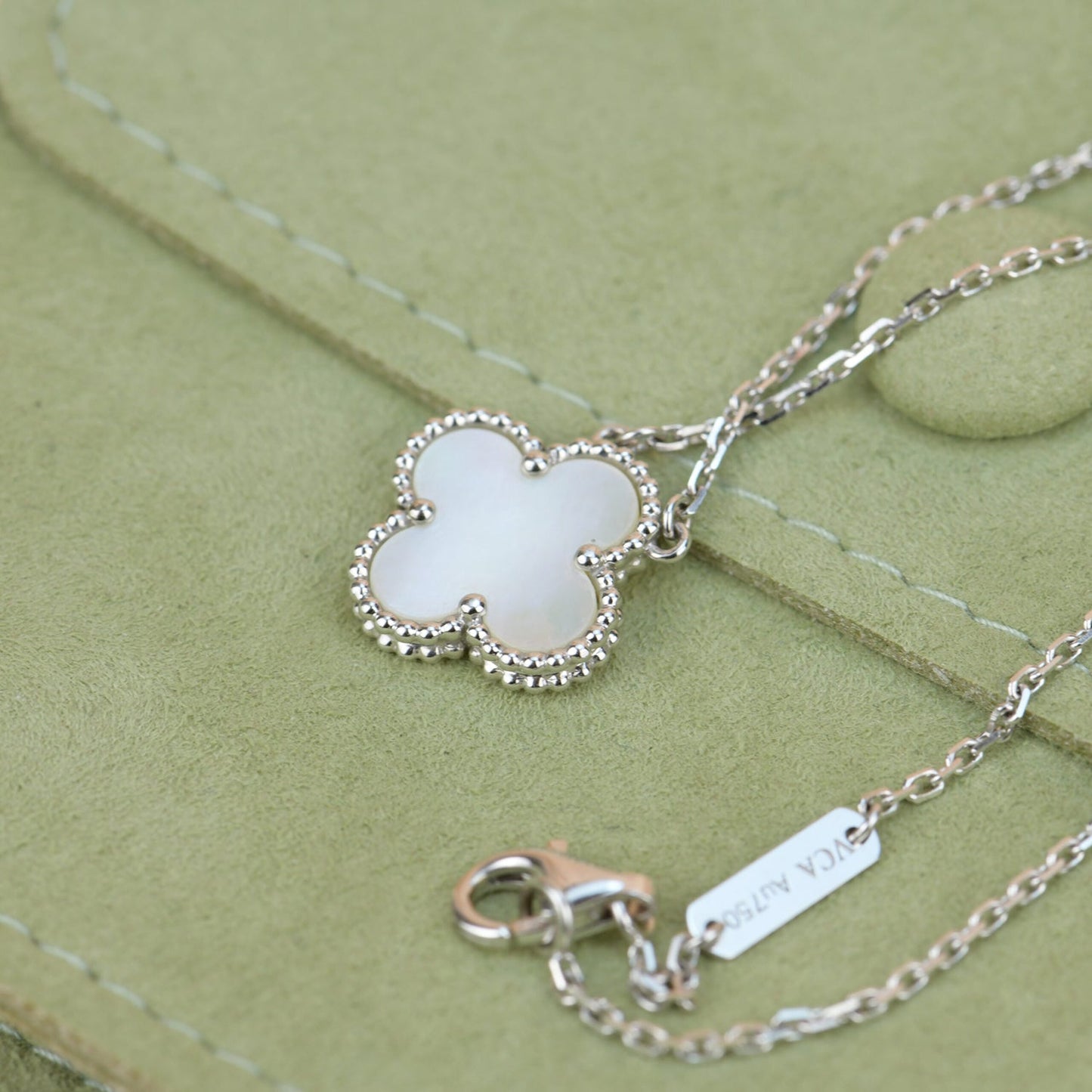[OAK JURI]CLOVER  15MM WHITE MOTHER-OF-PEARL SILVER