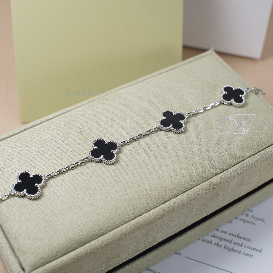 [OAK JURI]CLOVER 5 MOTIF ONYXS  BRACELET SILVER