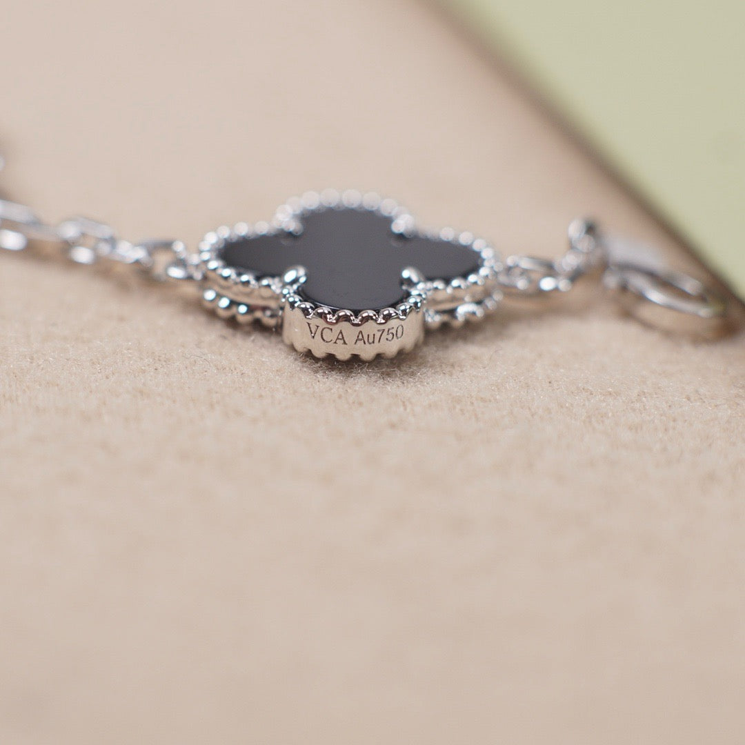 [OAK JURI]CLOVER 5 MOTIF ONYXS  BRACELET SILVER