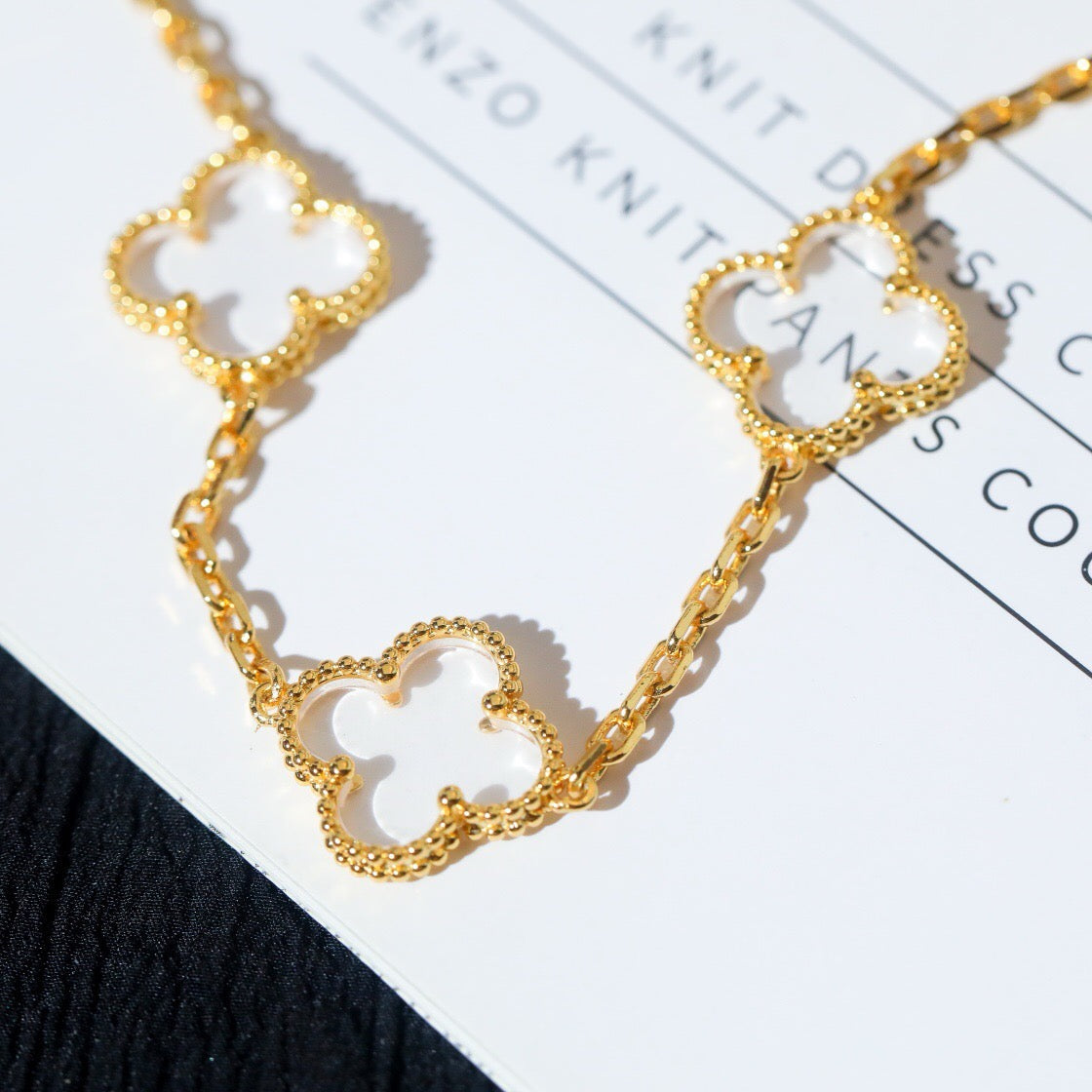 [OAK JURI]CLOVER 5 MOTIF ROCK CRYSTAL BRACELET