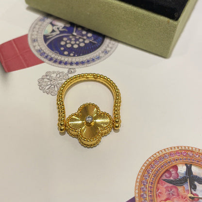 [OAK JURI]CLOVER RIVERSIBLE RING GOLD COLLECTION