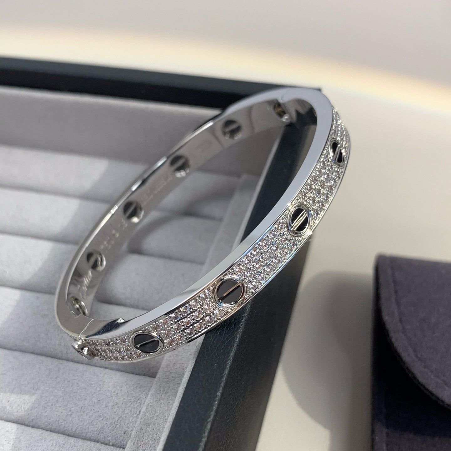 [OAK JURI]LOVE BRACELET 6.1MM DIAMOND-PAVED CERAMIC