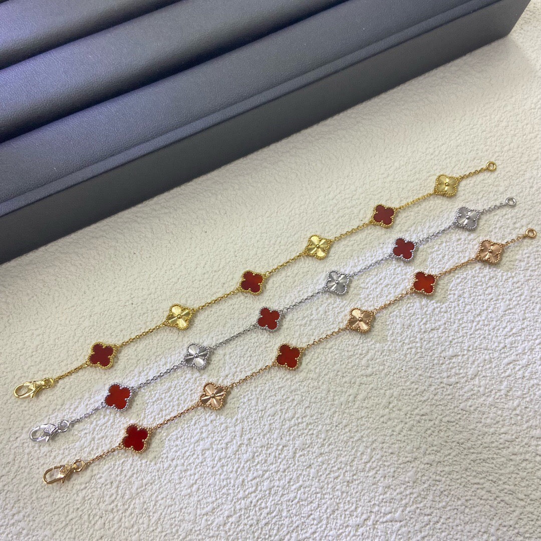 [OAK JURI]CLOVER 6 MOTIF RED AGATE LASER BRACELET