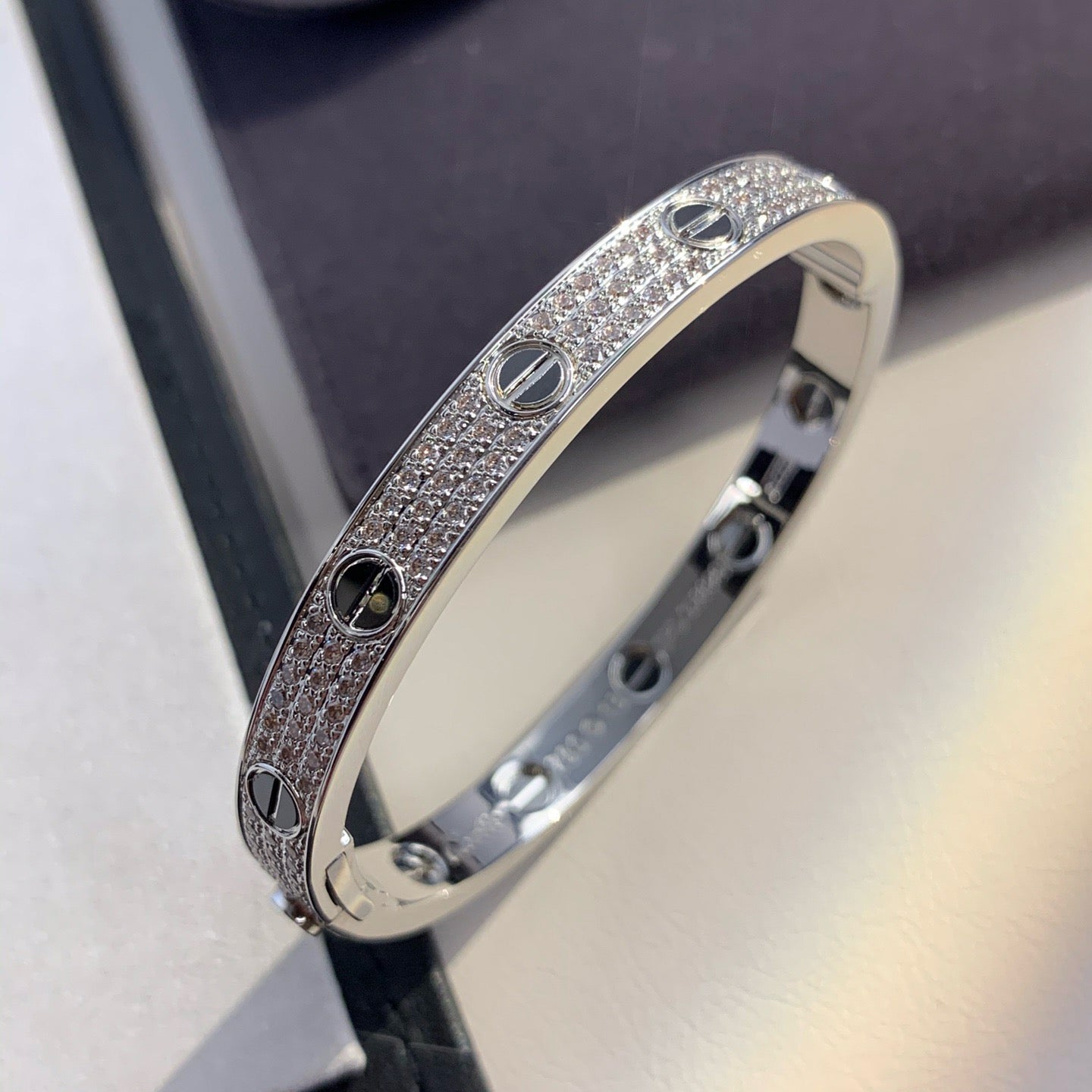 [OAK JURI]LOVE BRACELET 6.1MM DIAMOND-PAVED CERAMIC