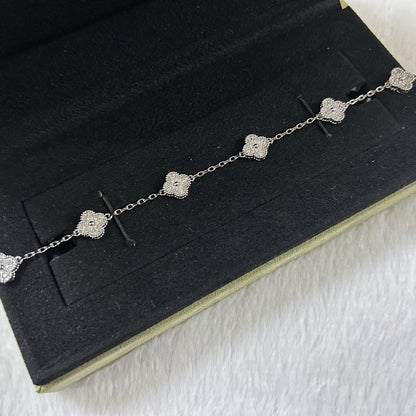 [OAK JURI]CLOVER 6 MOTIF DIAMOND BRACELET