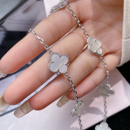 [OAK JURI]CLOVER 10 MOTIFS WHITE MOTHER OF PEARL NECKLACE