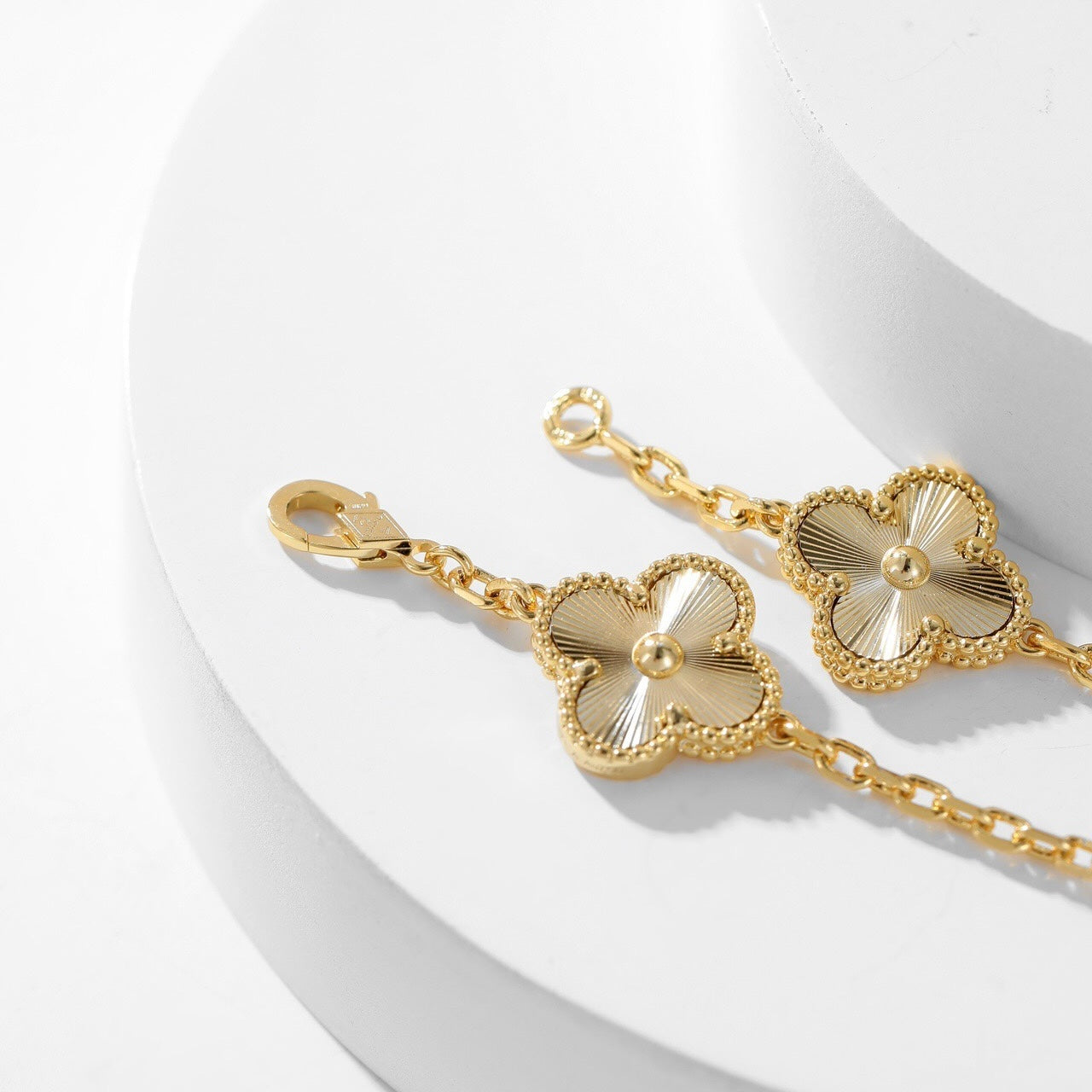 [OAK JURI]CLOVER 10 MOTIFS LASER NECKLACE