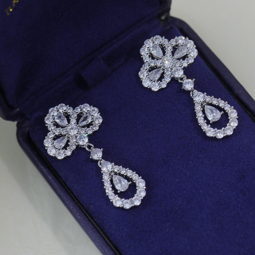 [OAK JURI]LOOP EARRINGS FULL MOTIF DIAMOND