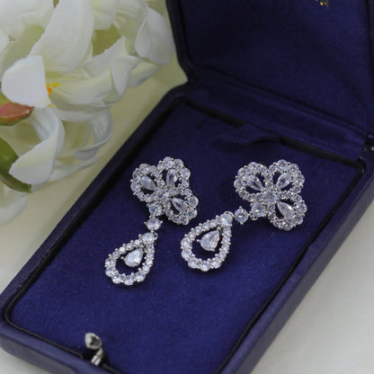 [OAK JURI]LOOP EARRINGS FULL MOTIF DIAMOND