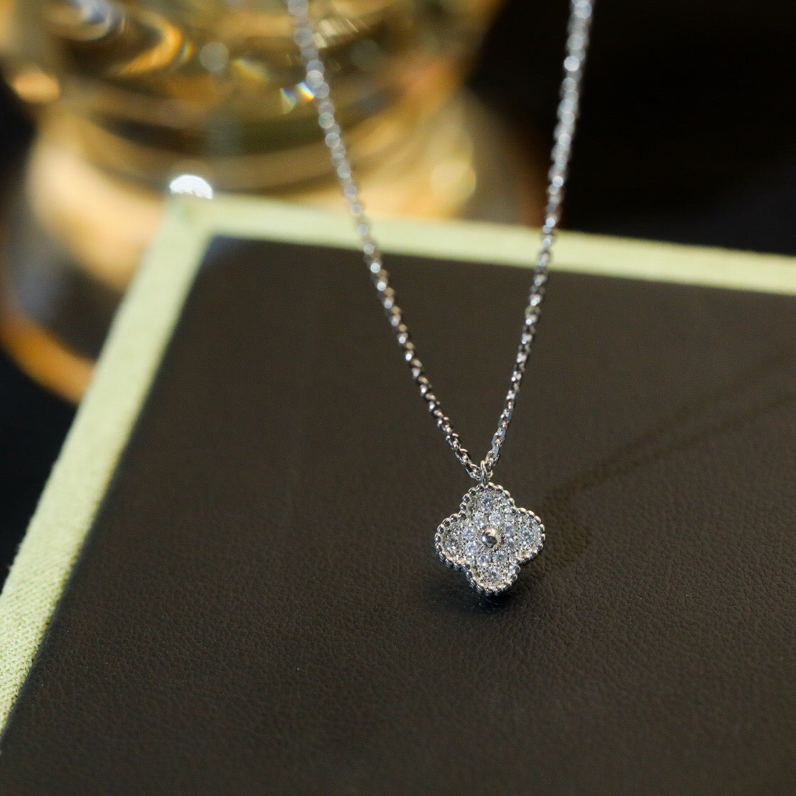 [OAK JURI]CLOVER MINI 9.5MM PENDANT DIAMOND NECKLACE