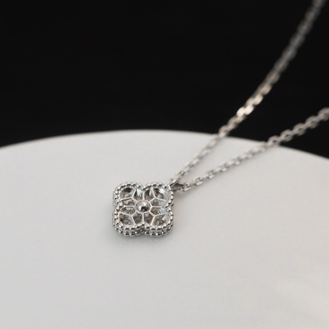 [OAK JURI]CLOVER MINI 9.5MM PENDANT DIAMOND NECKLACE