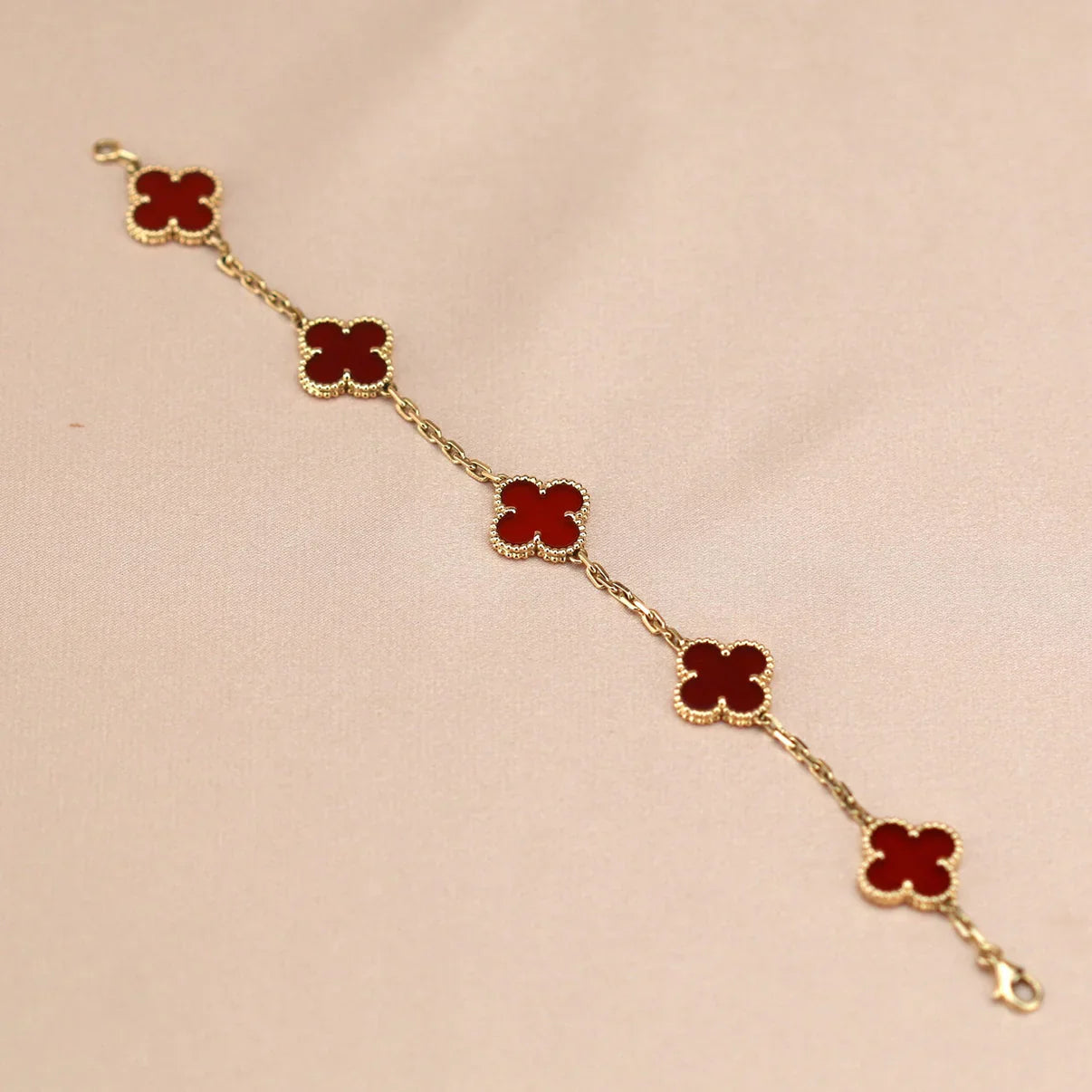 [OAK JURI] CLOVER 5 MOTIF RED CORNELIAN BRACELET COLLECTION
