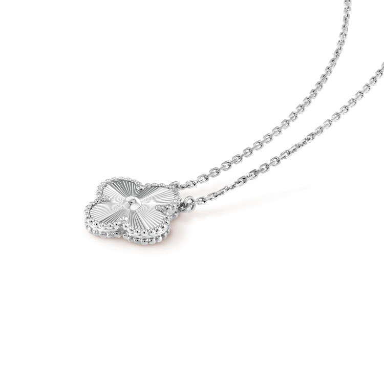 [OAK JURI]CLOVER 15MM LASER NECKLACE SILVER