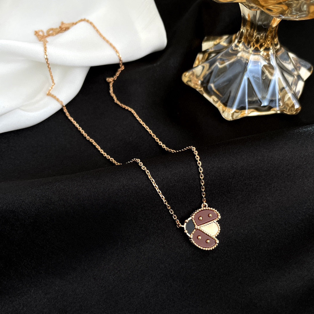 [OAK JURI]LUCKY  CARNELIANS LADYBUG NECKLACE