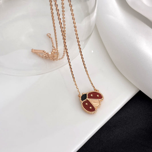 [OAK JURI]LUCKY  CARNELIANS LADYBUG NECKLACE