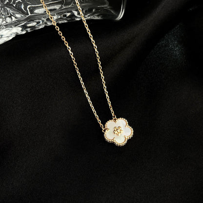 [OAK JURI]LUCKY  WHITE MOP  PLUM BLOSSOM NECKLACE