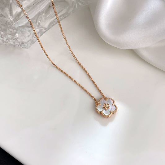 [OAK JURI]LUCKY  WHITE MOP  PLUM BLOSSOM NECKLACE