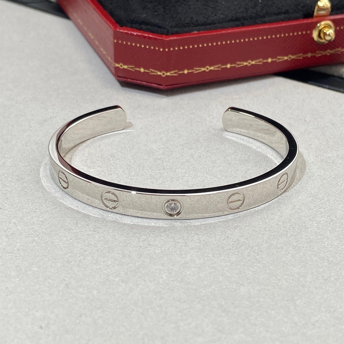 [OAK JURI]LOVE BRACELET 6.1MM 1 DIAMOND OPEN CUFF