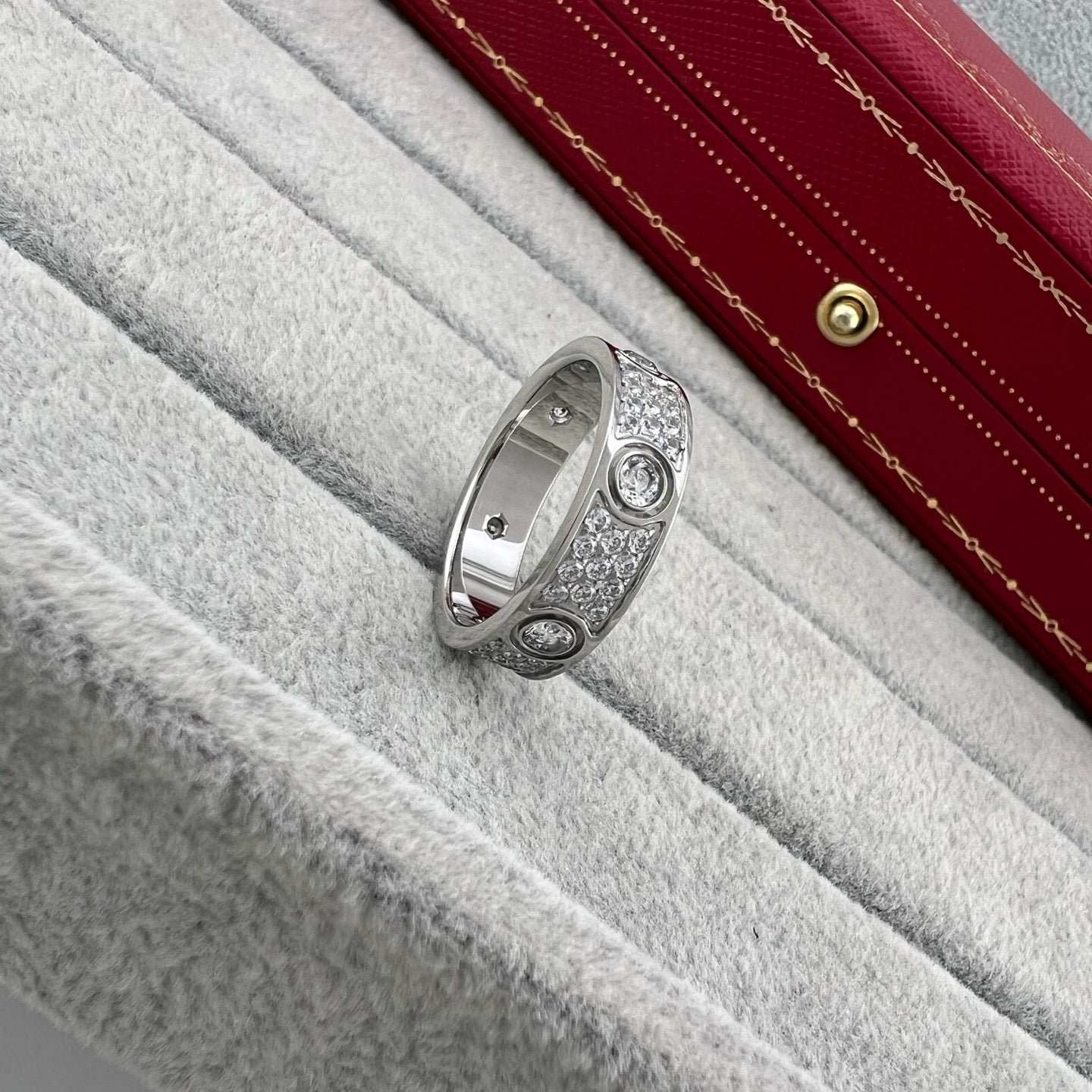 [OAK JURI]LOVE 5.5mm Full-Pave 6-Diamond Ring