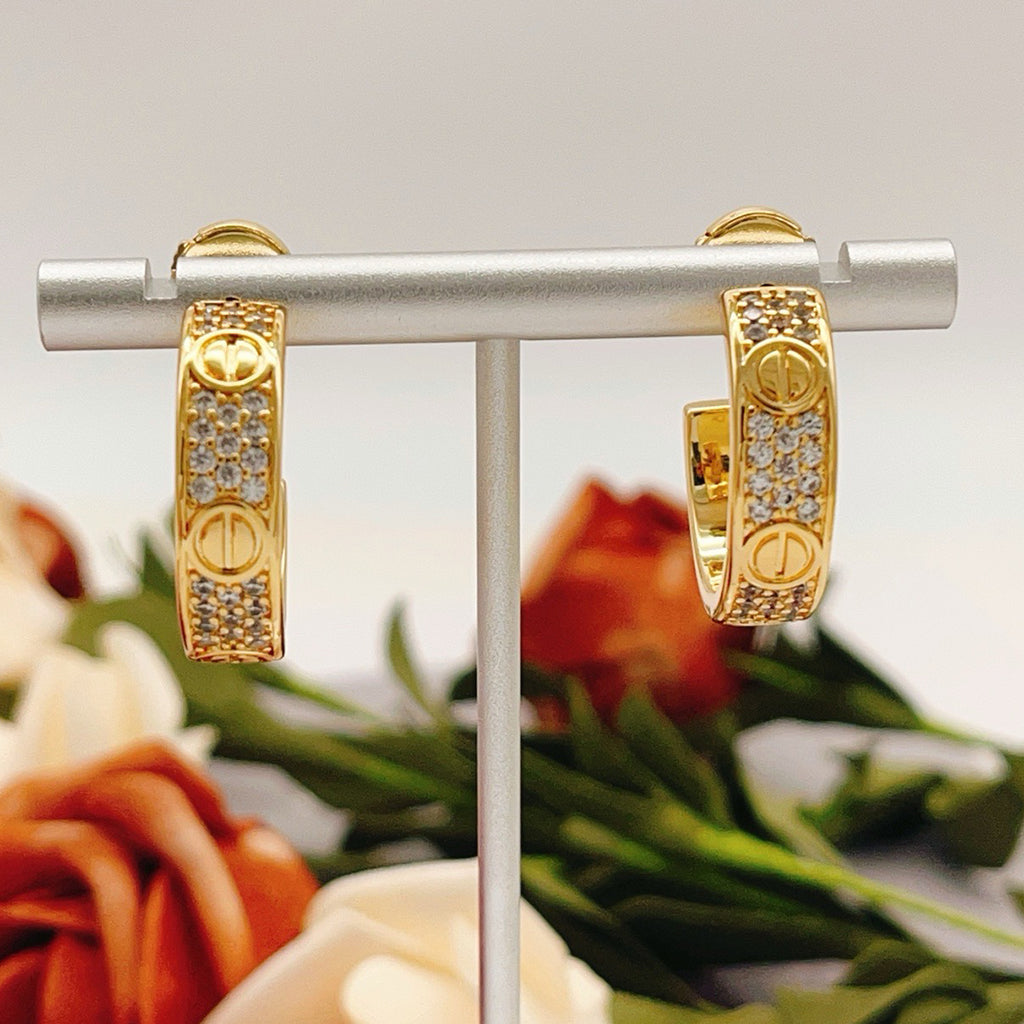 [OAK JURI]LOVE 5.5MM DIAMOND PAVED EARRINGS