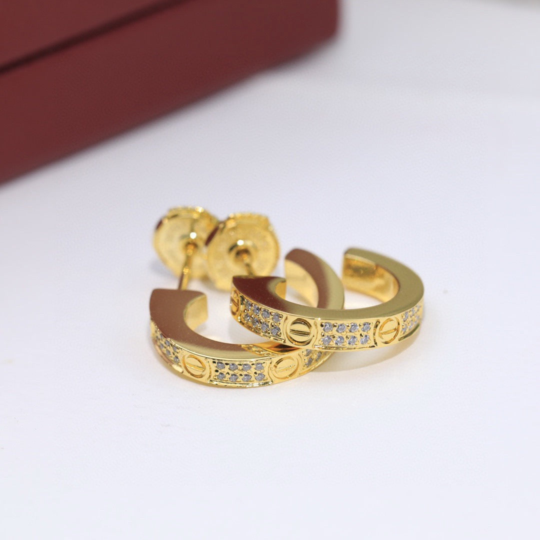 [OAK JURI]LOVE 5.5MM DIAMOND PAVED EARRINGS