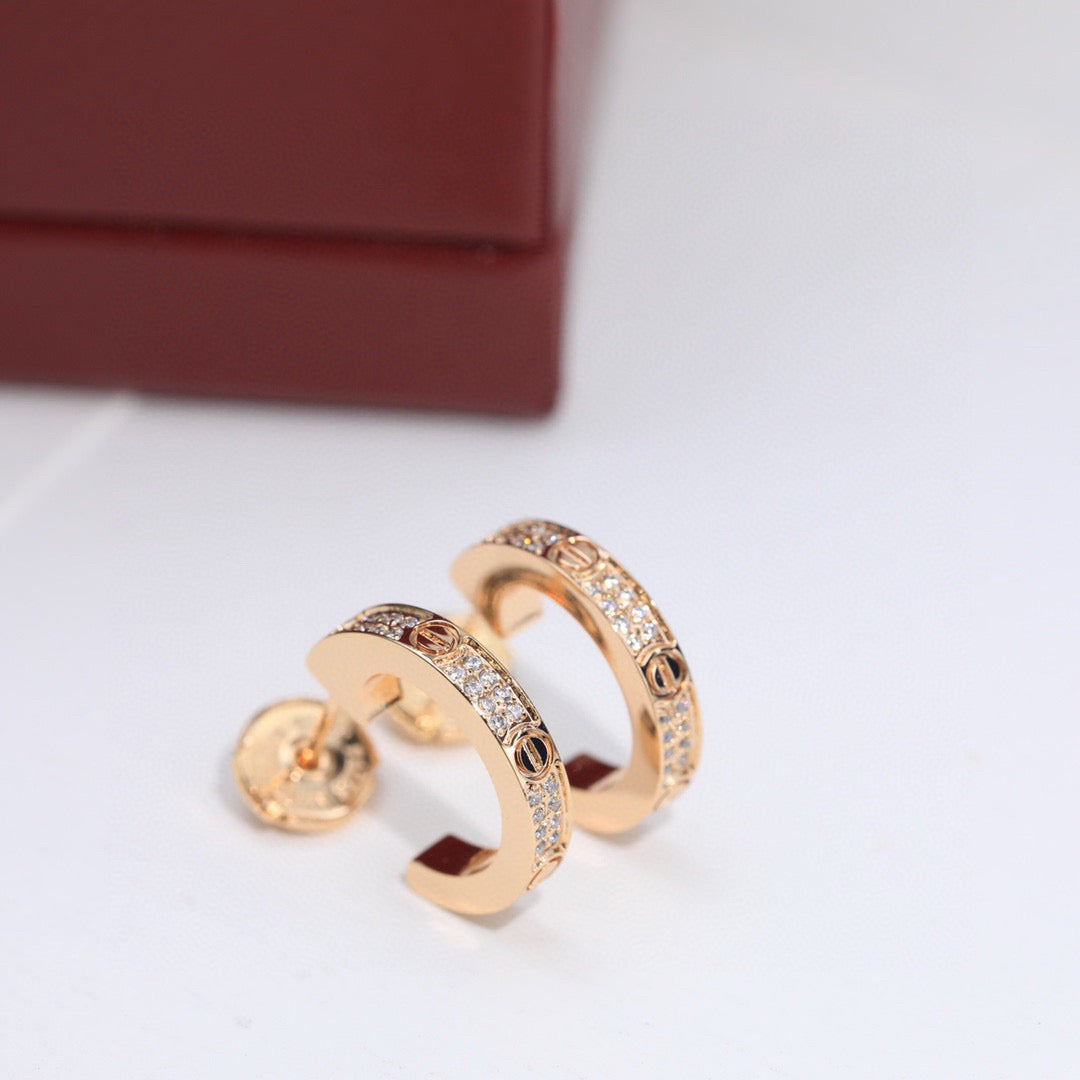 [OAK JURI]LOVE 5.5MM DIAMOND PAVED EARRINGS