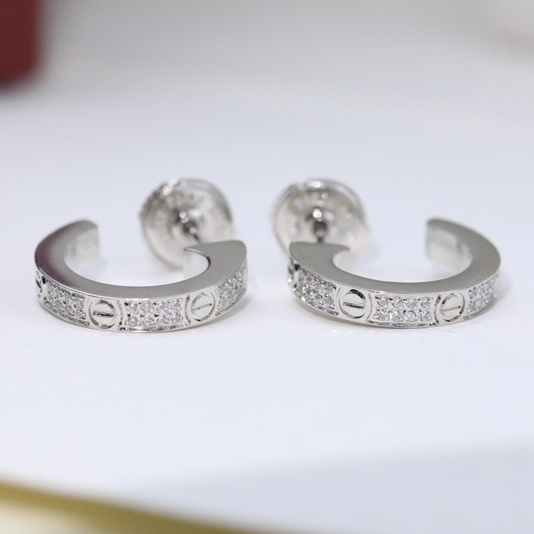 [OAK JURI]LOVE 5.5MM DIAMOND PAVED EARRINGS