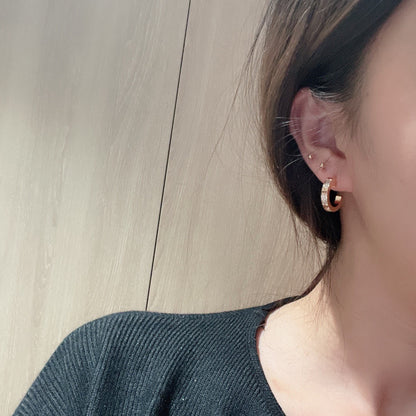 [OAK JURI]LOVE 5.5MM DIAMOND PAVED EARRINGS
