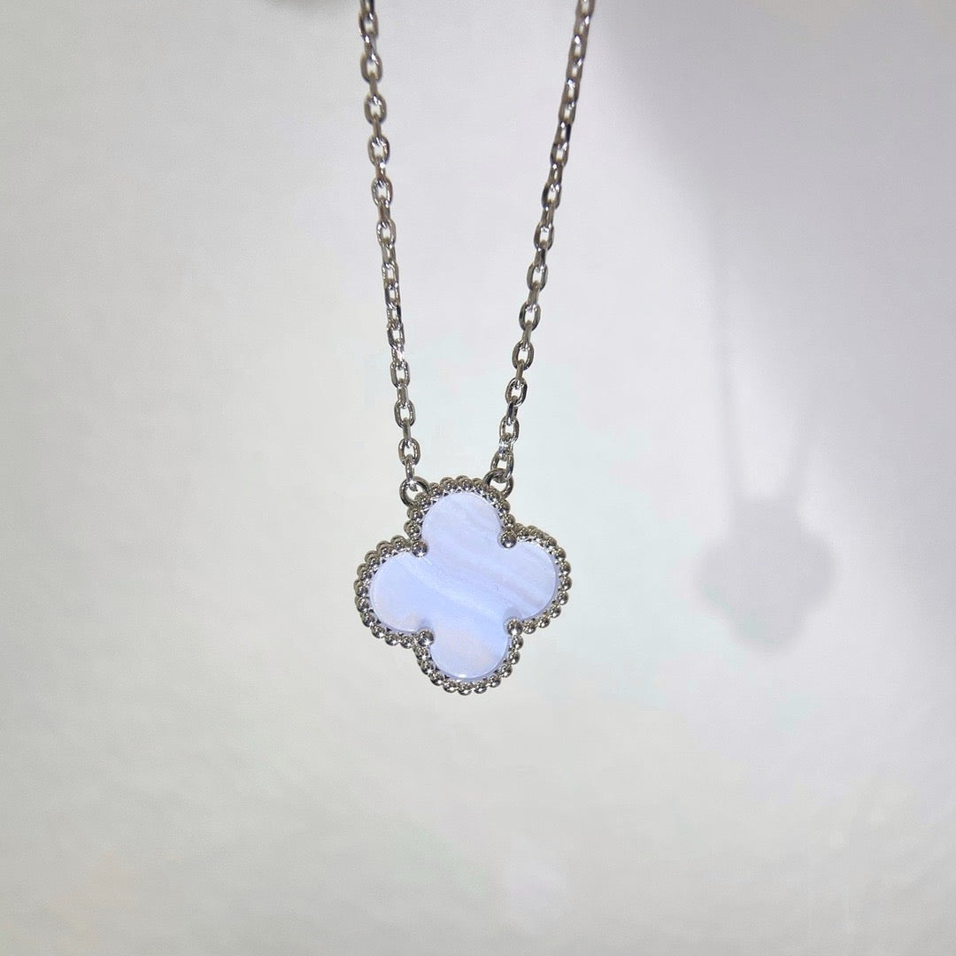 [OAK JURI]CLOVER 15MM BLUE CHALCEDONY NECKLACE SILVER