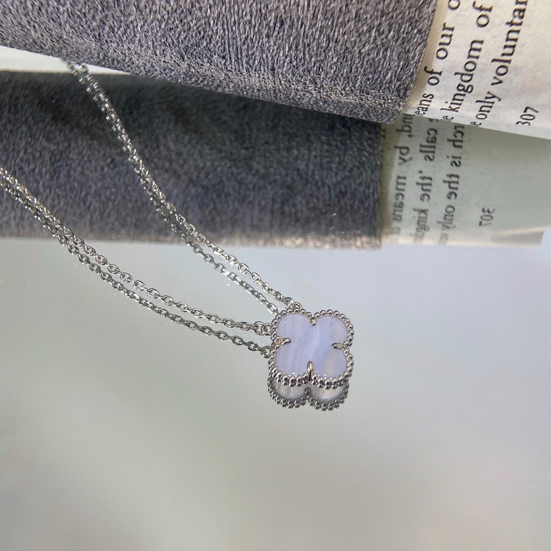 [OAK JURI]CLOVER 15MM BLUE CHALCEDONY NECKLACE SILVER