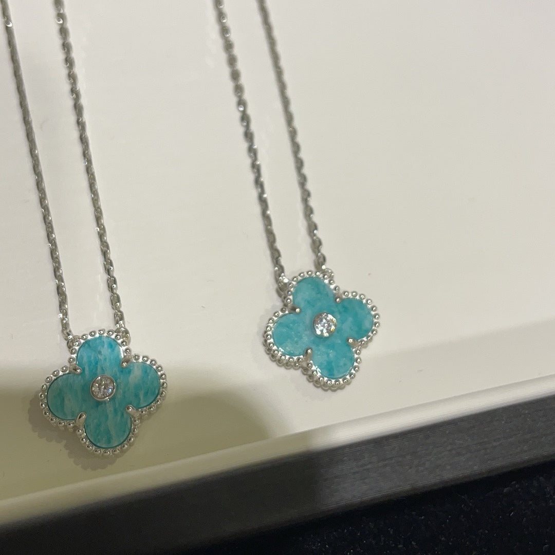 [OAK JURI]CLOVER 15MM DIAMOND SVRES PORCELAIN  NECKLACE SILVER