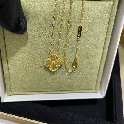 [OAK JURI]CLOVER 15MM LASER NECKLACE