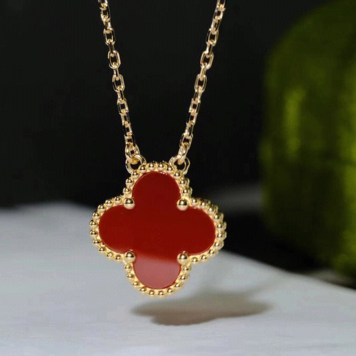 [OAK JURI]CLOVER 15MM CARNELIAN SINGLE FLOWER NECKLACE