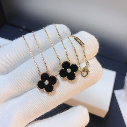 [OAK JURI]CLOVER 15MM DIAMOND ONYX NECKLACE