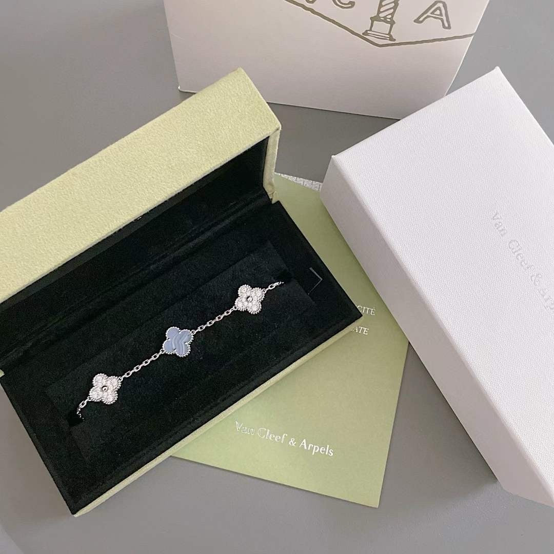 [OAK JURI] CLOVER 5 MOTIF PURPLE CHALCEDONY BRACELET COLLECTION