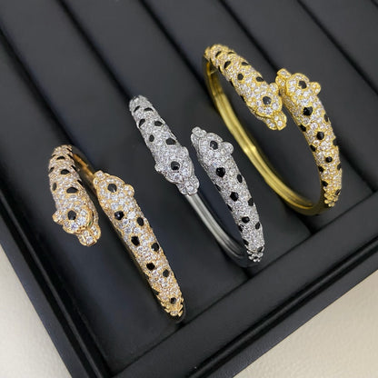 [OAK JURI]PANTHERE DOUBLE HEADED HALF DIAMOND OPEN BRACELET