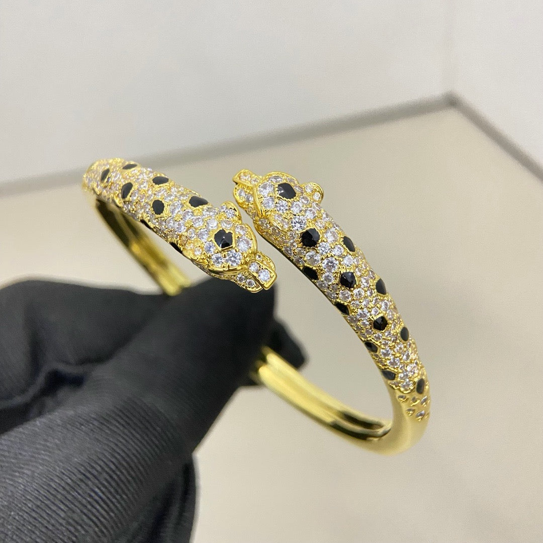 [OAK JURI]PANTHERE DOUBLE HEADED HALF DIAMOND OPEN BRACELET