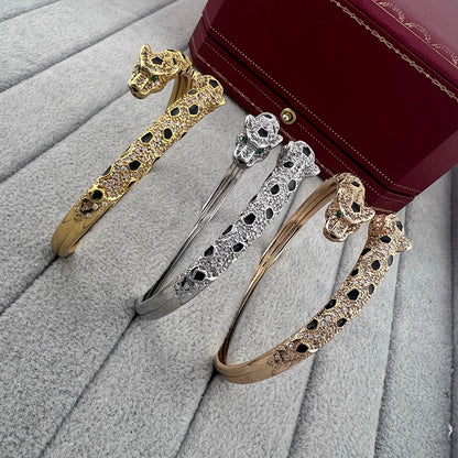 [OAK JURI]PANTHERE DOUBLE HEADED HALF DIAMOND OPEN BRACELET