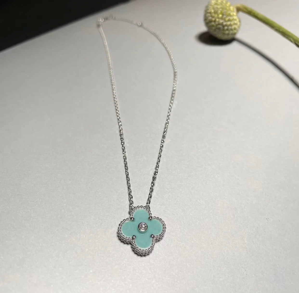 [OAK JURI]CLOVER 1 DIAMOND LIGHT BLUE SILVER NECKLACE